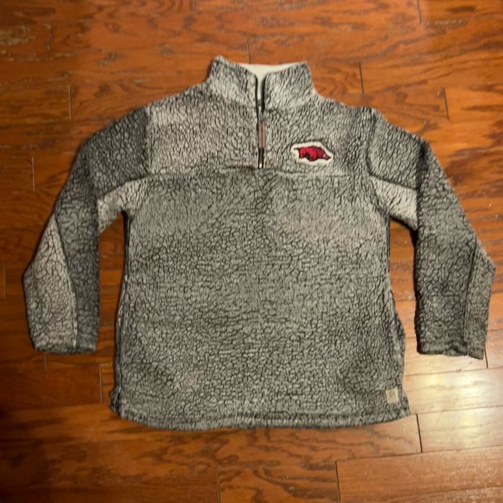 Super soft warm Arkansas Razorbacks pullover - pressbox brand